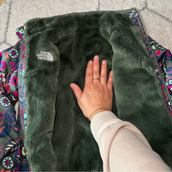 The North Face Floral Reversible Puffer Jacket Vibrant Design - Picture 8 of 13